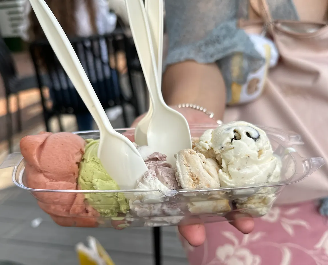 a quintuple ice cream scoop with friends in georgetown